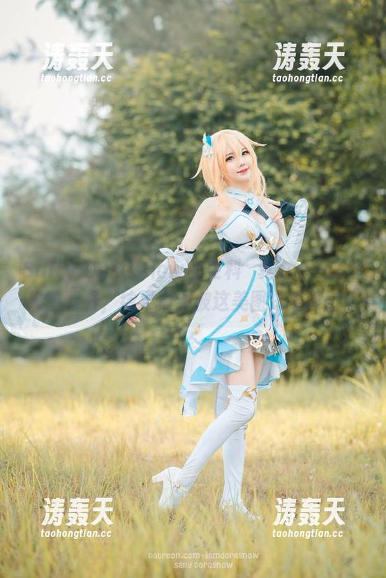 Sally Dorasnow的更科瑠夏cos，明明只想看看，结果竟然被这美图深深吸引。